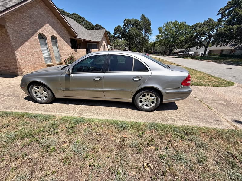 2005 Mercedes-Benz E-Class - E 320 CDI Sedan 4D
