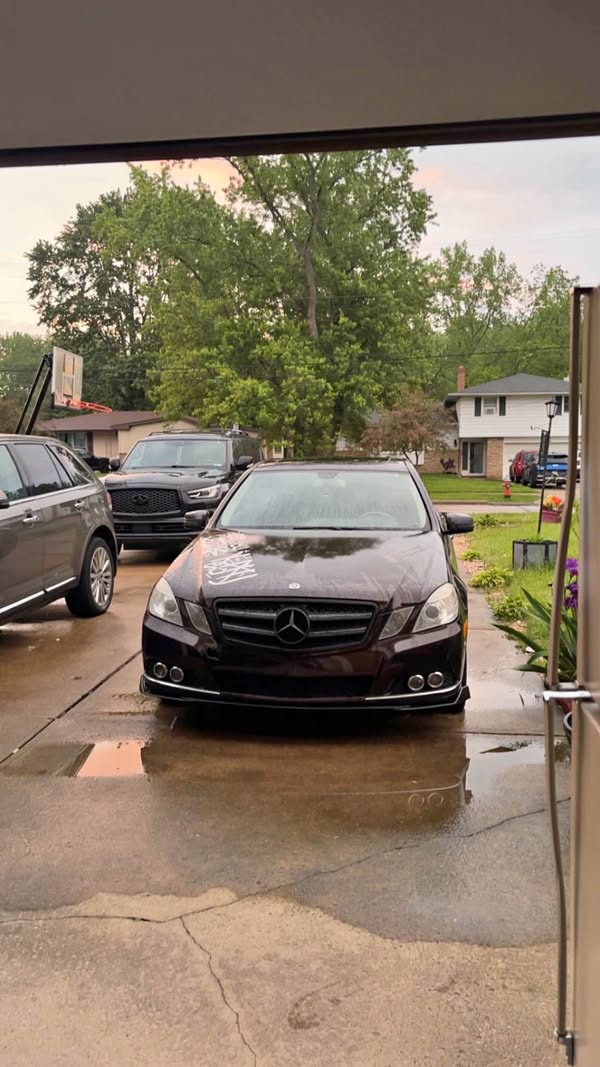 2010 Mercedes-Benz E-Class - E 350 4MATIC Sedan 4D