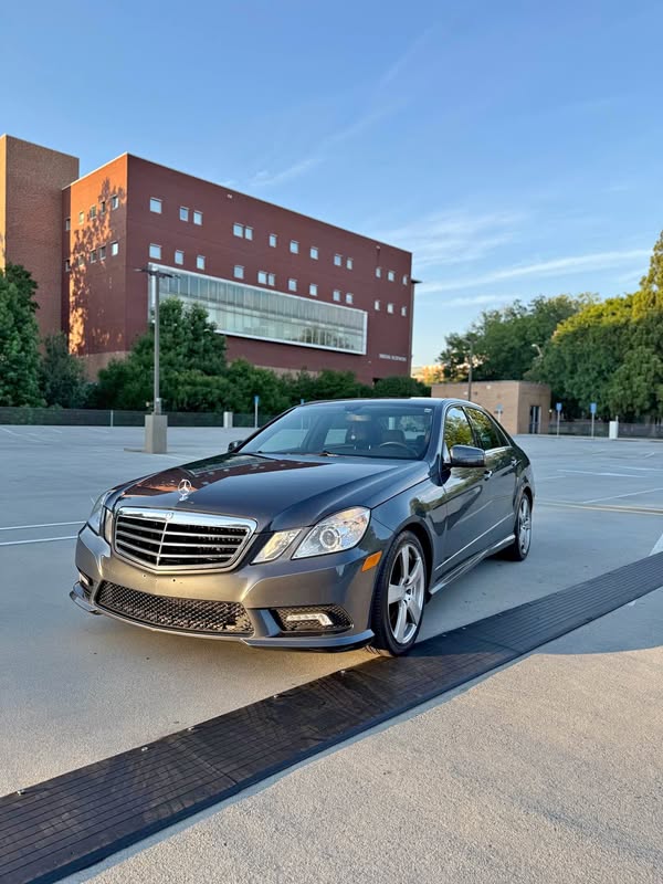 2011 Mercedes-Benz E-Class - E 350 4MATIC Sedan 4D