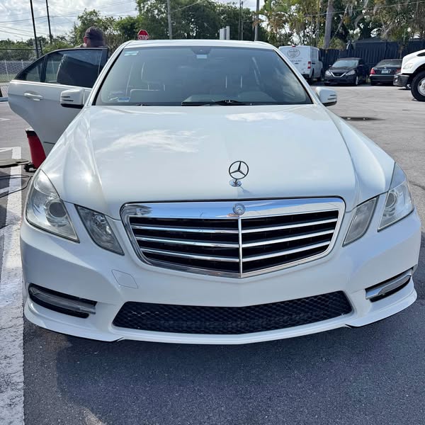 2012 Mercedes-Benz E-Class - E 350 BlueTEC Sedan 4D