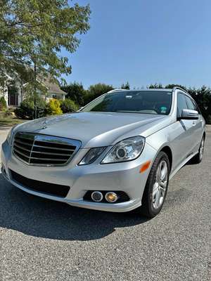 2011 Mercedes-Benz E-Class - E 350 4MATIC Wagon 4D