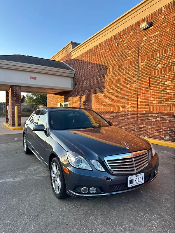2011 Mercedes-Benz E-Class - E 350 4MATIC Sedan 4D