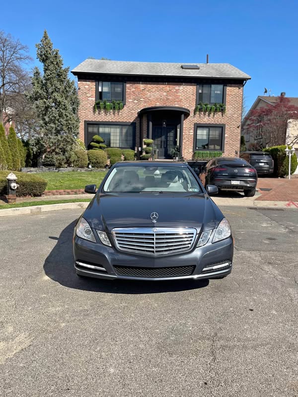 2013 Mercedes-Benz E-Class - E 350 4MATIC Sedan 4D