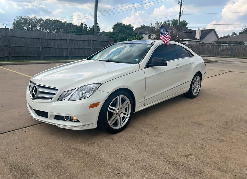 2010 Mercedes-Benz E-CLASS
