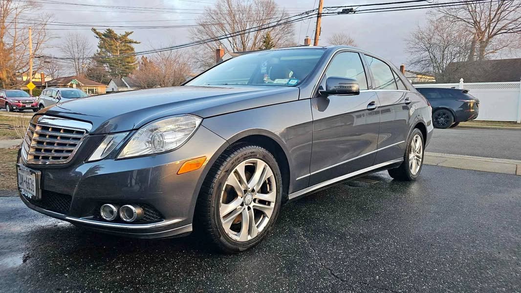 2010 Mercedes-Benz E-Class - E 350 4MATIC Sedan 4D