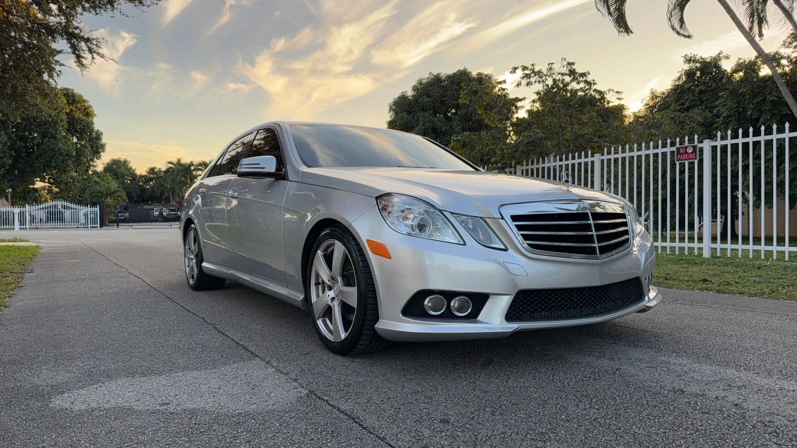 2010 Mercedes-Benz E-Class E 350 Sedan 4D