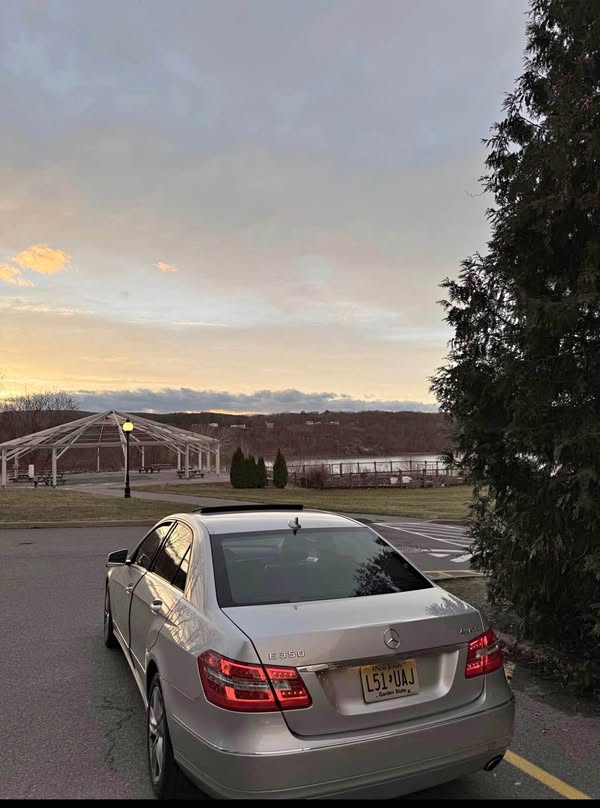 2011 Mercedes-Benz E-Class - E 350 4MATIC Sedan 4D