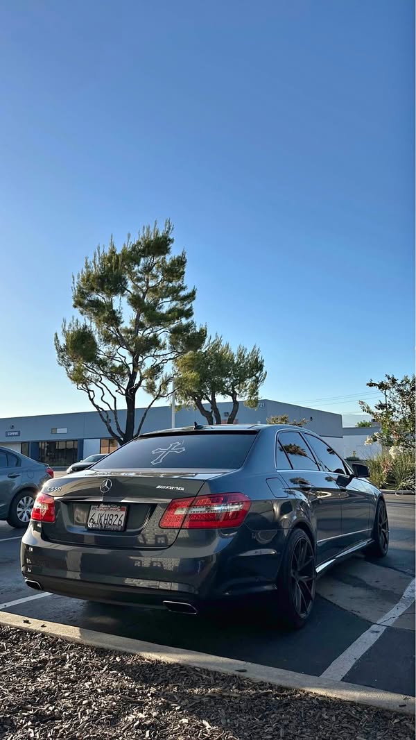 2010 Mercedes-Benz Mercedes-AMG E-Class - E550 V8