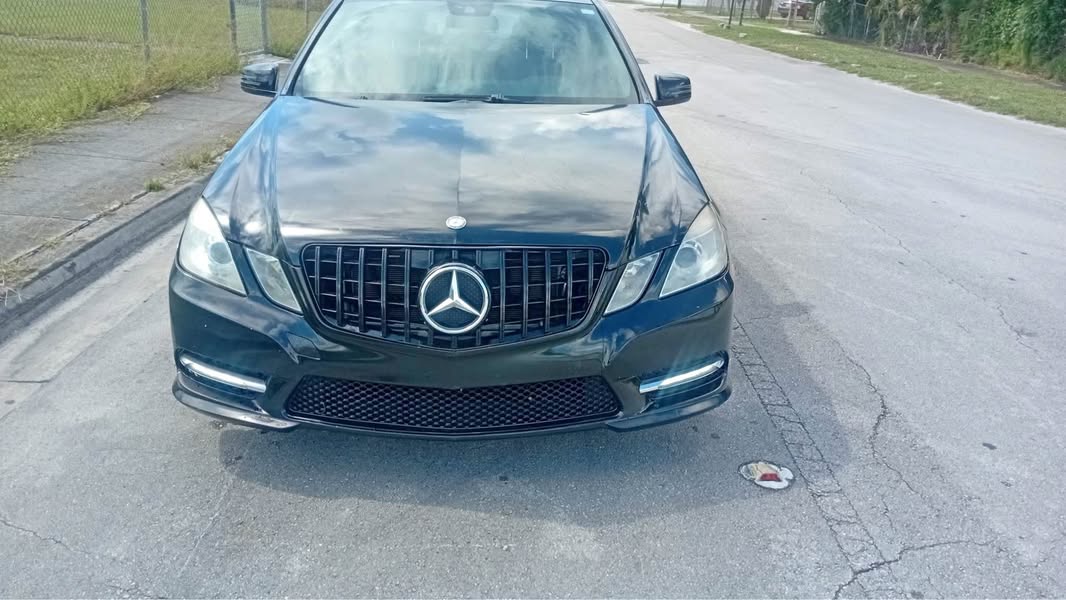 2013 Mercedes-Benz E-Class - E 350 4MATIC Sedan 4D