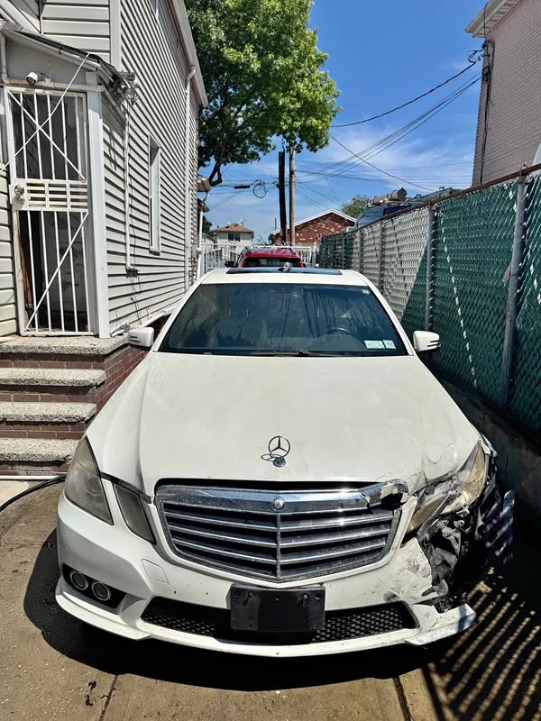 2010 Mercedes-Benz E-Class - E 350 4MATIC Sedan 4D