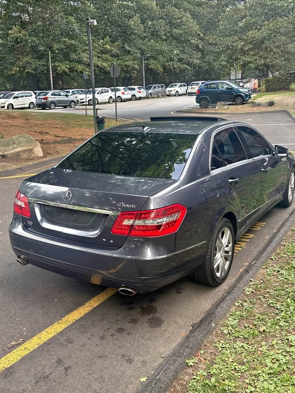 2011 Mercedes-Benz E-Class - E 350 4MATIC Sedan 4D