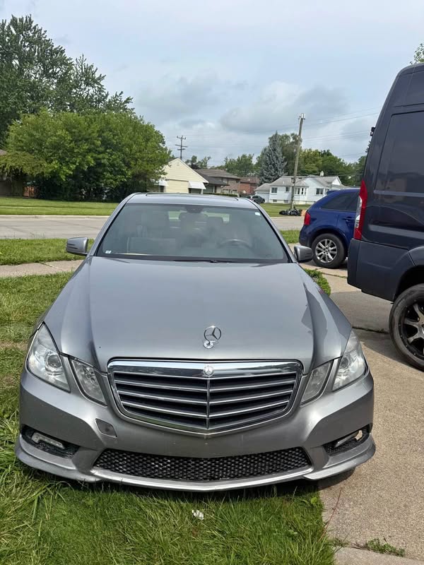 2011 Mercedes-Benz E-Class - E 350 4MATIC Sedan 4D