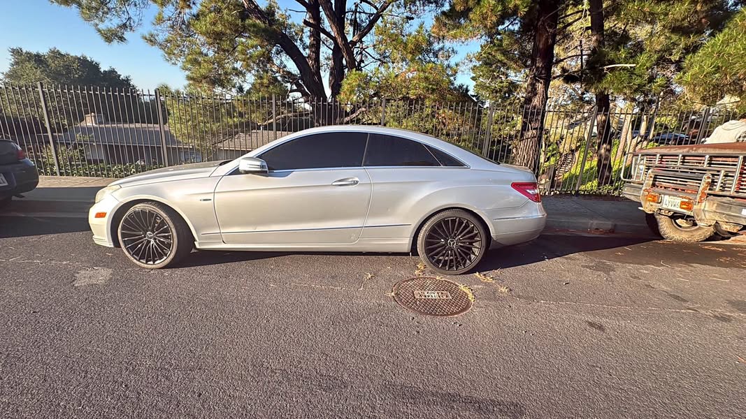 2010 Mercedes-Benz E-Class - E 350 4MATIC Coupe 2D