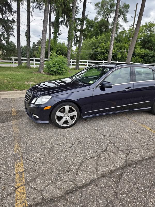 2011 Mercedes-Benz E-Class - E 350 4MATIC Sedan 4D