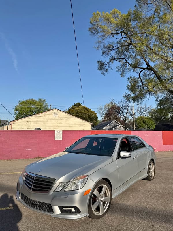 2011 Mercedes-Benz E-Class - E 350 4MATIC Sedan 4D