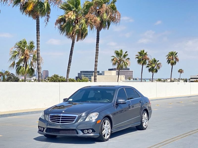 2010 Mercedes-Benz E-CLASS