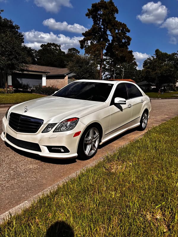 2011 Mercedes-Benz E-Class - E 350 4MATIC Sedan 4D