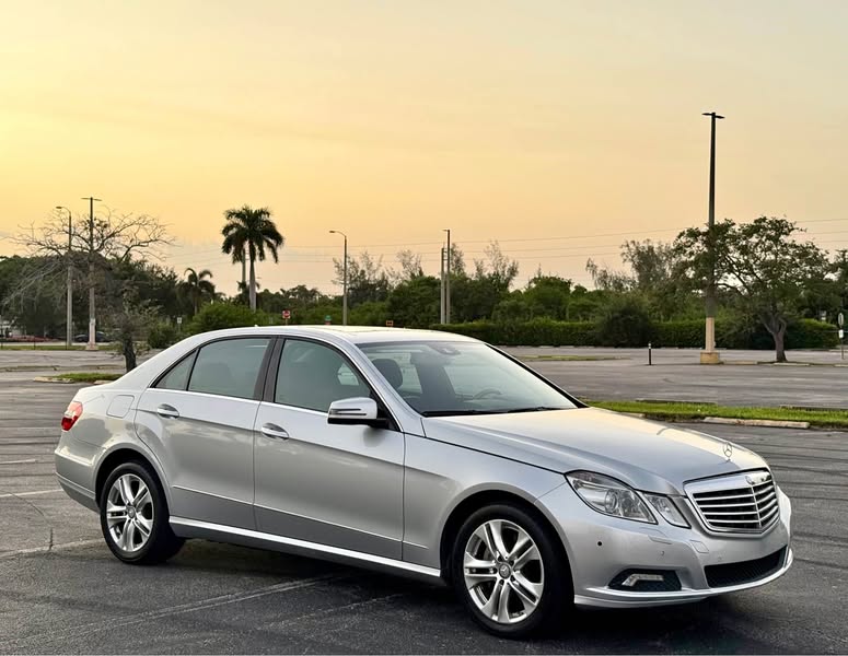 2010 Mercedes-Benz E-Class - E 350 Sedan 4D