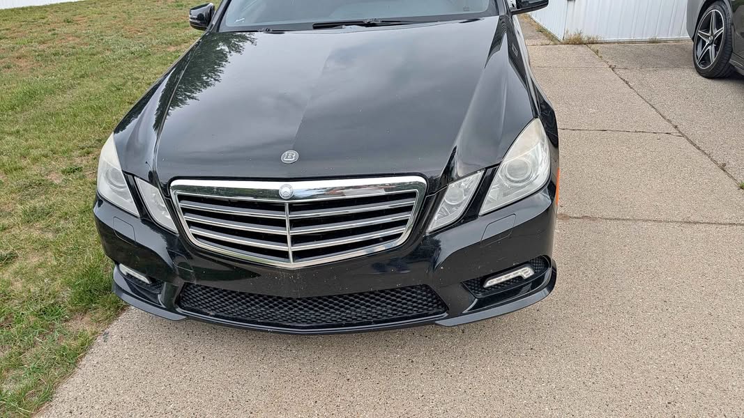 2010 Mercedes-Benz E-Class - E 550 4MATIC Sedan 4D