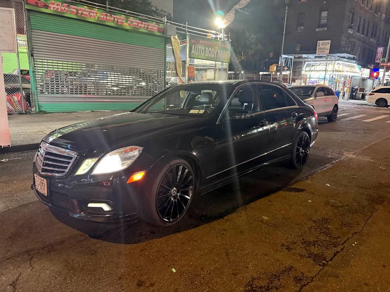 2011 Mercedes-Benz E-Class - E 300 4MATIC Sedan 4D