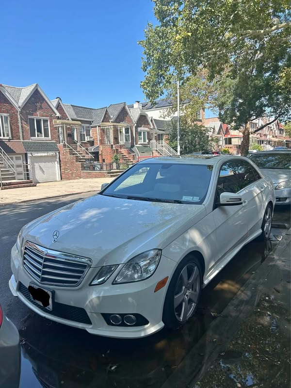 2010 Mercedes-Benz E-Class - E 350 4MATIC Sedan 4D