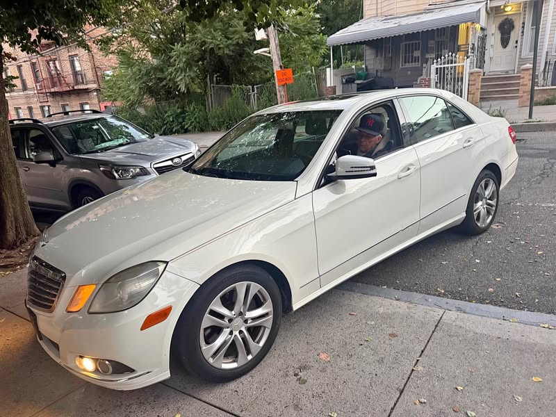 2010 Mercedes-Benz E-Class - E 350 4MATIC Sedan 4D