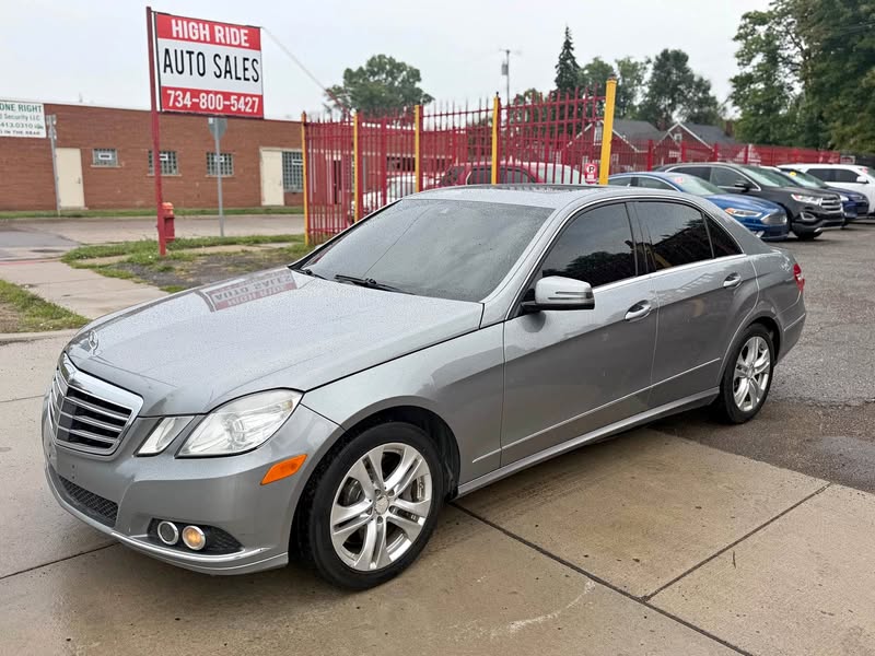 2011 Mercedes-Benz E-Class - E 550 4MATIC Sedan 4D