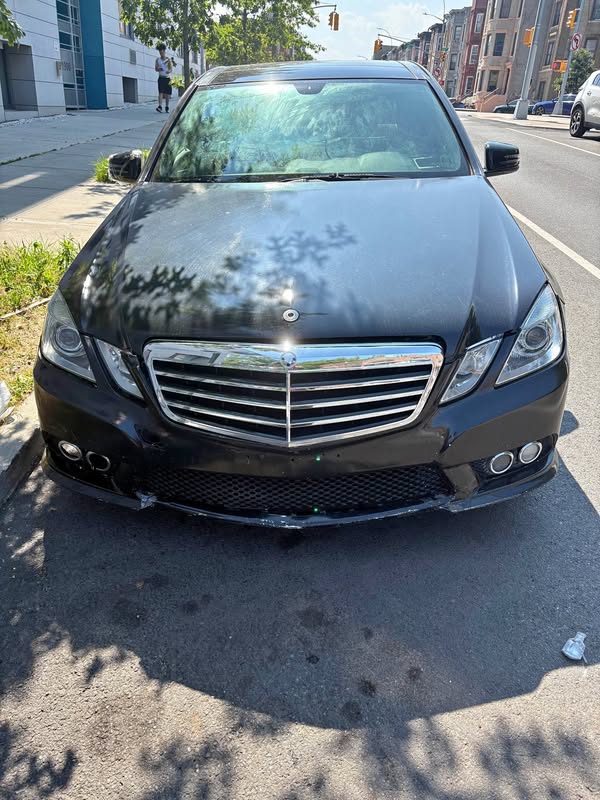 2010 Mercedes-Benz E-Class - E 350 4MATIC Sedan 4D