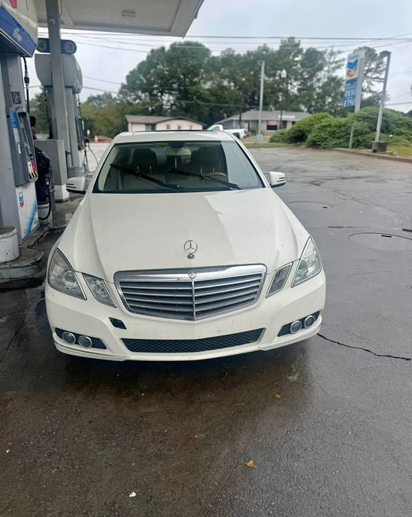 2011 Mercedes-Benz E-Class - E 350 4MATIC Sedan 4D