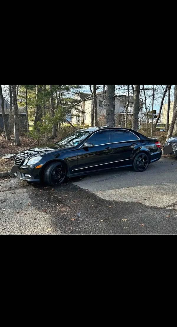 2010 Mercedes-Benz E-Class - E 350 4MATIC Sedan 4D