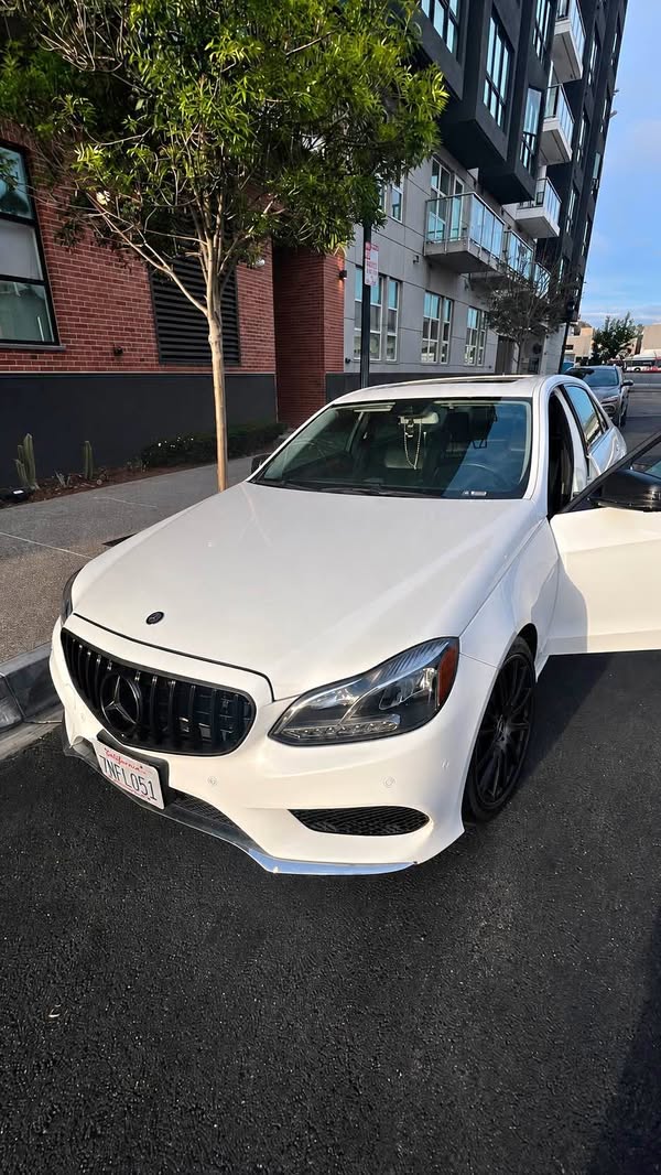2014 Mercedes-Benz E-Class - E 300 4MATIC Sedan 4D