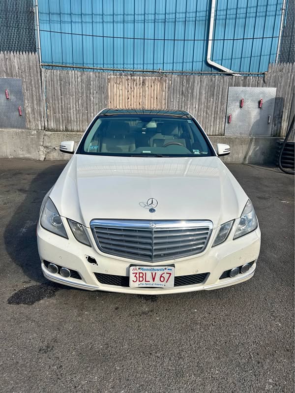2011 Mercedes-Benz E-Class - E 350 4MATIC Sedan 4D