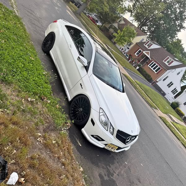 2010 Mercedes-Benz E-Class - E 550 Coupe 2D