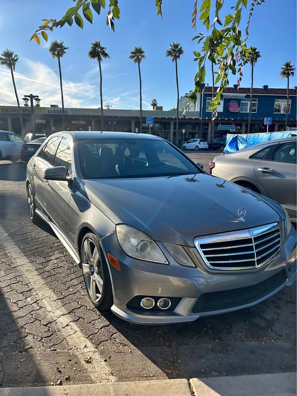 2010 Mercedes-Benz E-Class - E 300 Sedan 4D