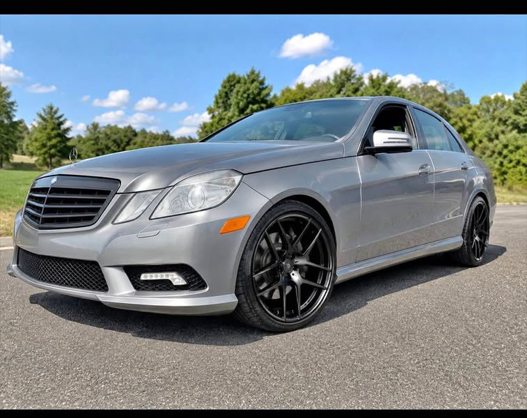 2010 Mercedes-Benz E-Class - E 320 4MATIC Sedan 4D