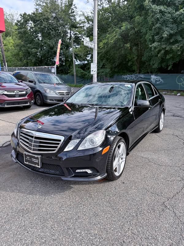 2011 Mercedes-Benz E-Class - E 550 4MATIC Sedan 4D