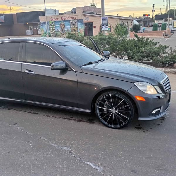 2010 Mercedes-Benz E-Class - E 550 4MATIC Sedan 4D