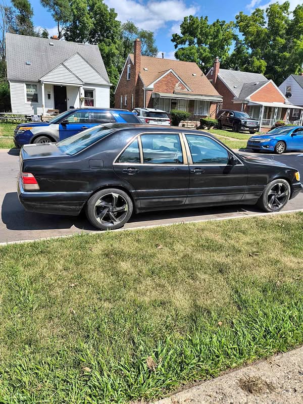 1999 Mercedes-Benz S-Class - S 500 Sedan 4D