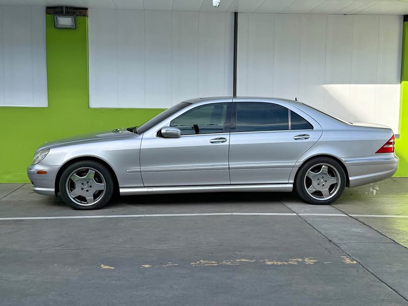 2001 Mercedes-Benz S-Class - S 550 4MATIC Sedan 4D