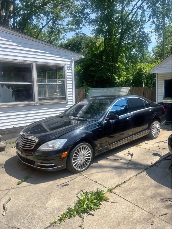 2010 Mercedes-Benz S-Class - S 550 4MATIC Sedan 4D