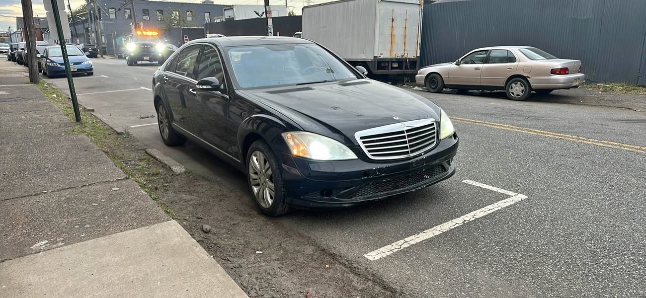 2010 Mercedes-Benz S-Class - S 500 4MATIC Sedan 4D