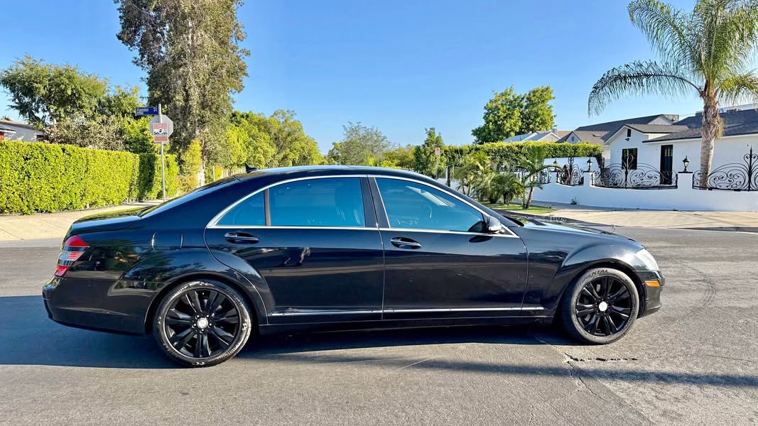 2010 Mercedes-Benz S-Class - S 550 Sedan 4D
