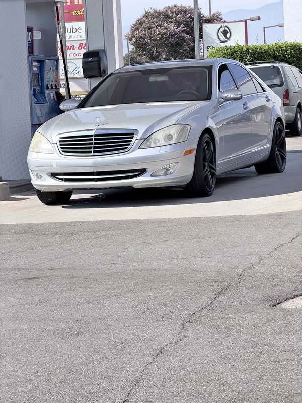 2007 Mercedes-Benz S-Class - S 550 4MATIC Sedan 4D