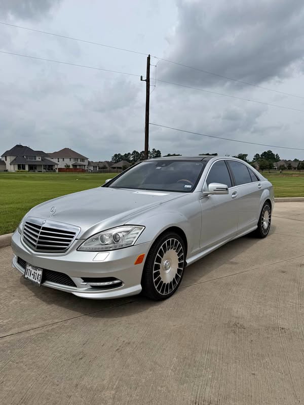 2010 Mercedes-Benz S-Class - S 550 Sedan 4D