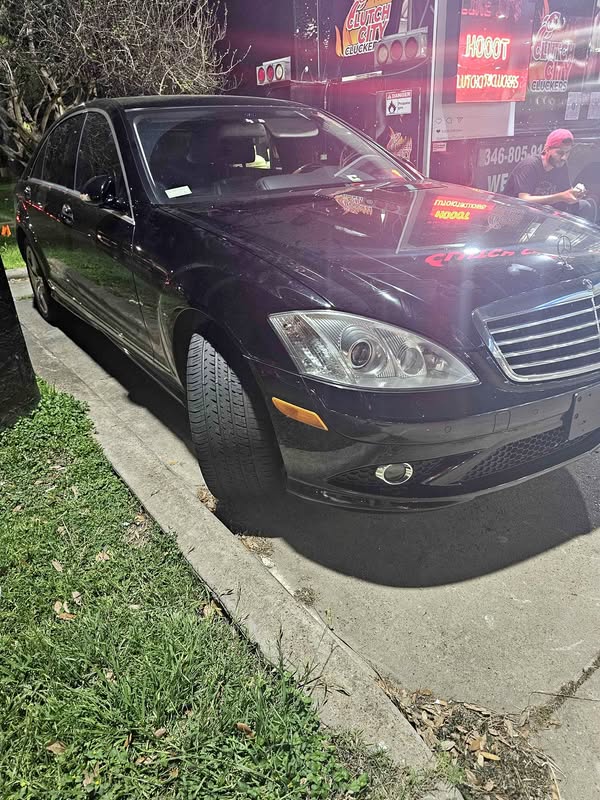 2008 Mercedes-Benz S-Class - S 550 4MATIC Sedan 4D