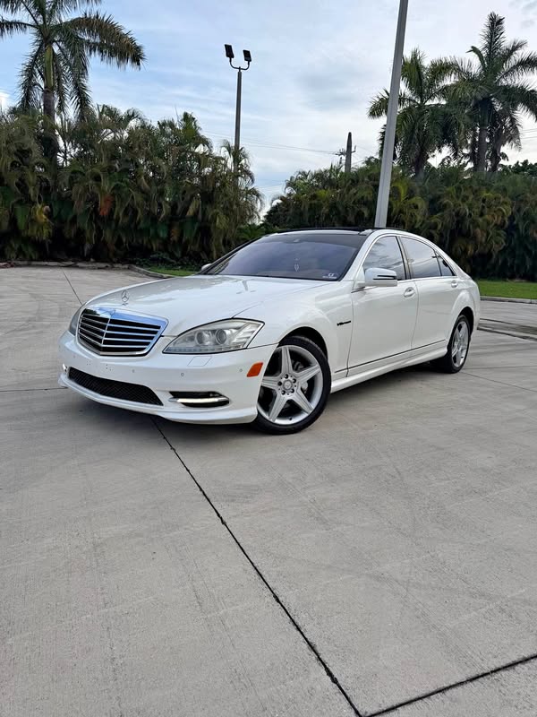 2010 Mercedes-Benz S-Class - S 550 4MATIC Sedan 4D