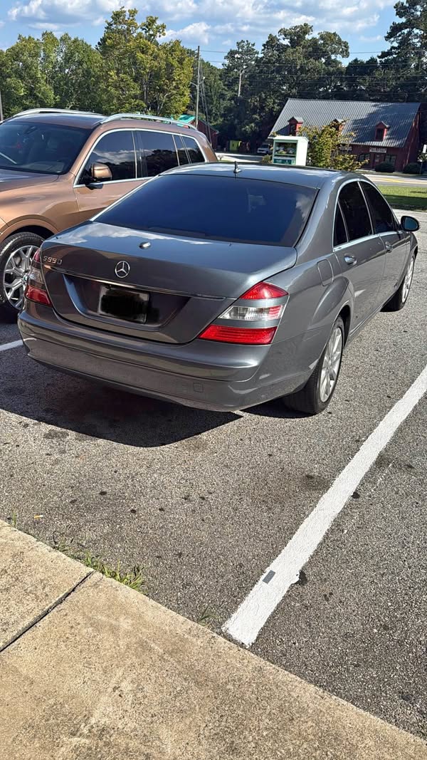 2007 Mercedes-Benz S-Class - S 550 4MATIC Sedan 4D