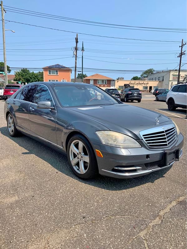 2011 Mercedes-Benz S-Class - S 500 4MATIC Sedan 4D