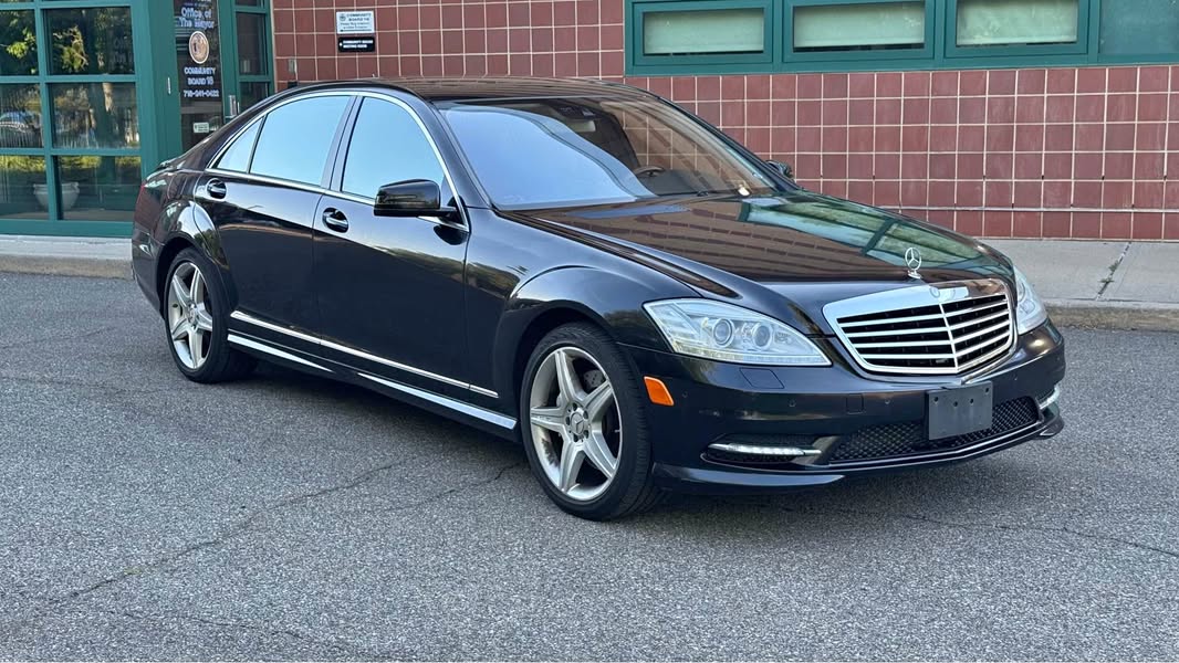 2010 Mercedes-Benz S-Class - S 550 4MATIC Sedan 4D
