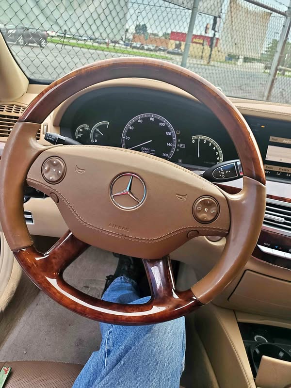 2008 Mercedes-Benz S-Class - S 550 4MATIC Sedan 4D